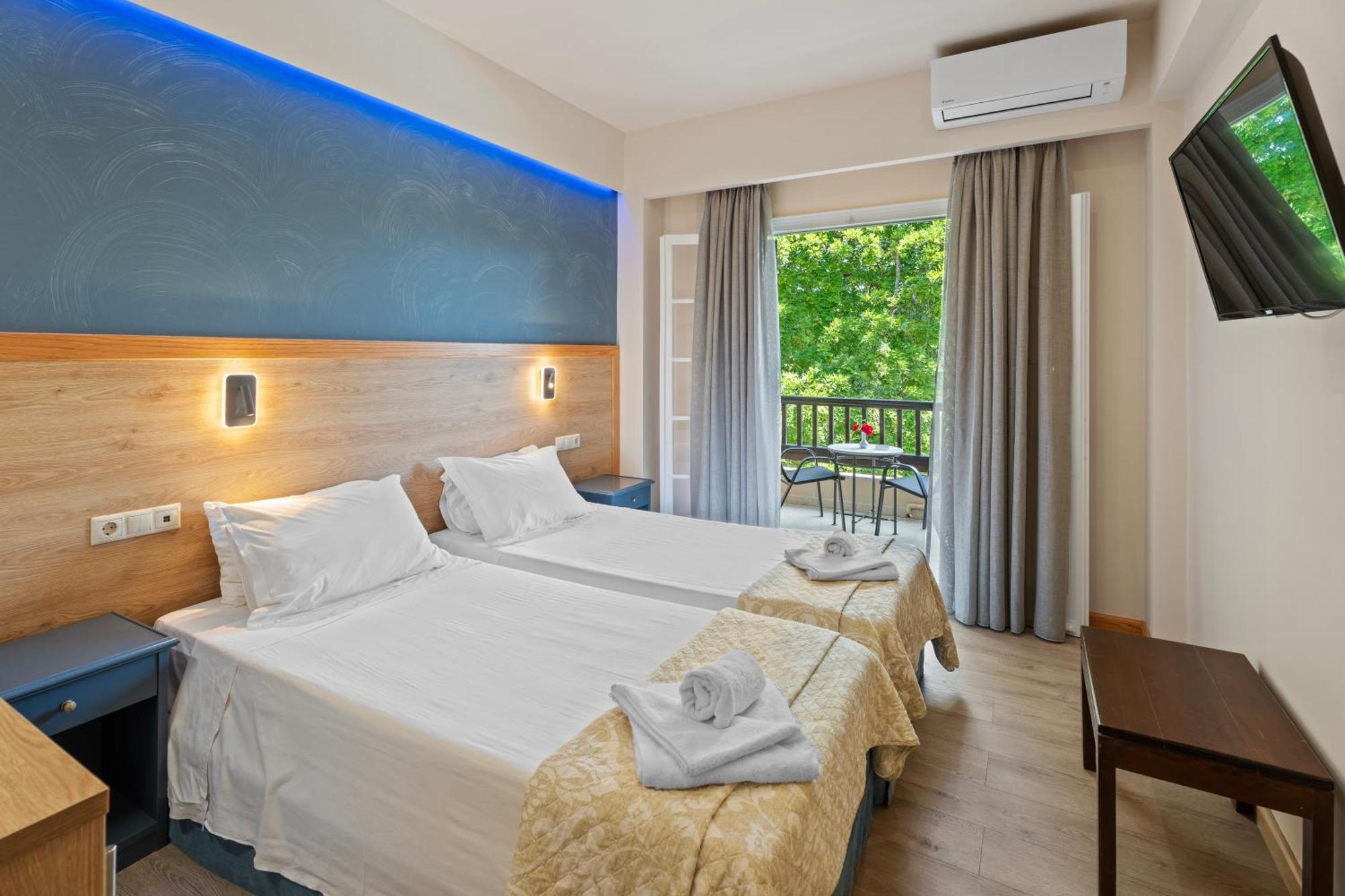 Fiori Hotel Guviá Kültér fotó